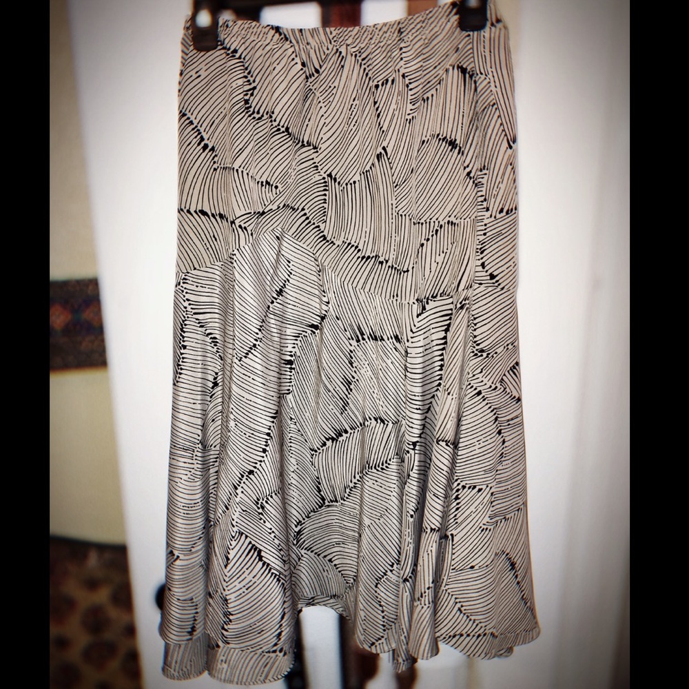 Tan & Black High-Waisted Skirt